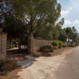 Il circolo dove si pratica il touchtennis si chiama �Eden- Il parco di Dal�� e ha sede in via Putignano, nei pressi dello svincolo �Gioia del Colle est� della statale 100